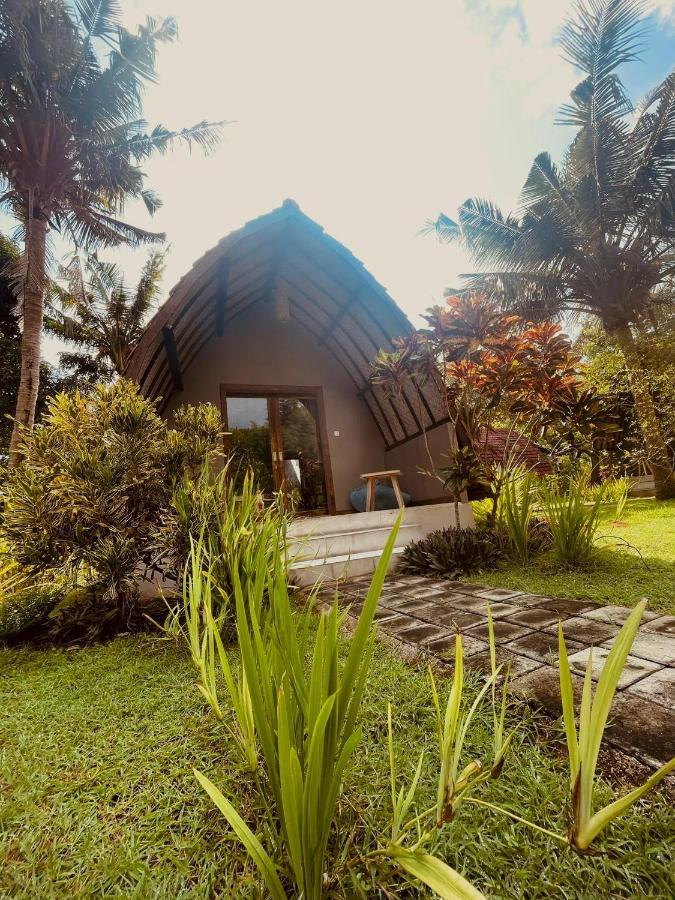 Apit Lawang Villas & Resto Batununggul Экстерьер фото